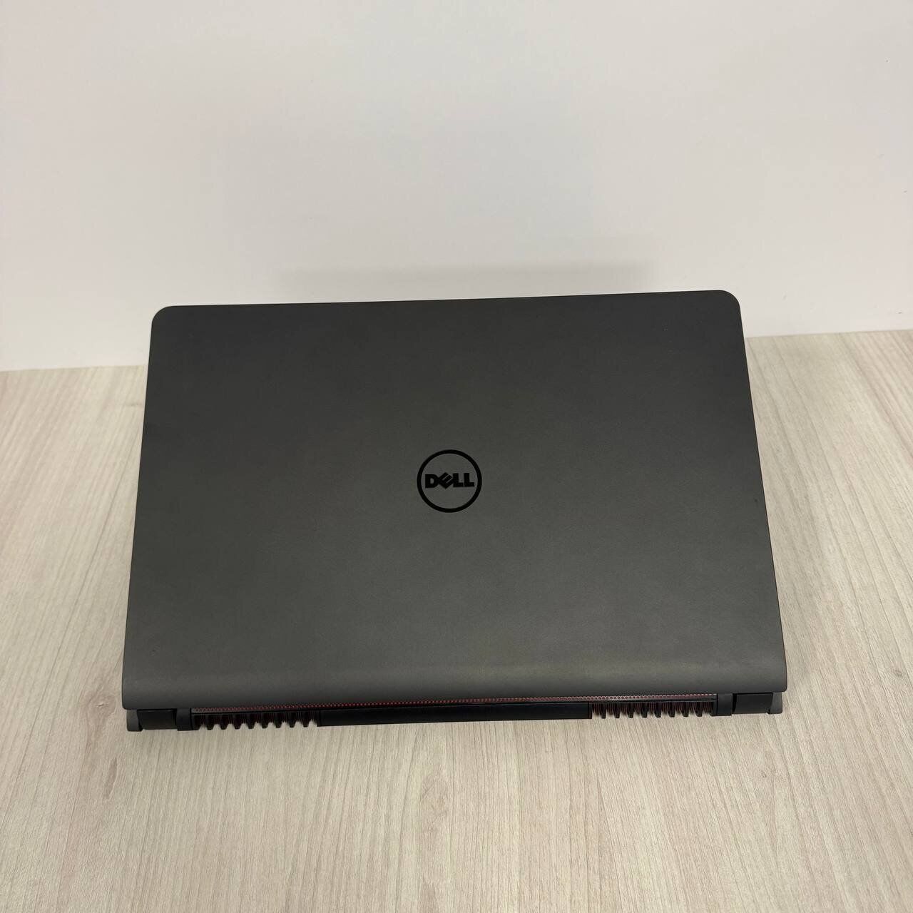 Ігровий ноутбук Dell Inspiron 15 7559 / 15.6" (1920x1080) IPS / Intel Core i7-6700HQ (4 (8) ядра по 2.6 - 3.5 GHz) / 16 GB DDR3 / 256 GB SSD M.2 / nVidia GeForce GTX 960M, 4 GB GDDR5, 128-bit / WebCam - Зображення 3