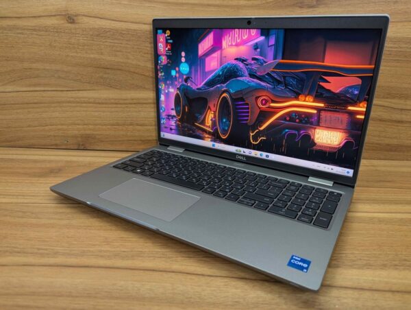 Мобільна робоча станція Dell Precision 3561 / 15.6" (1920x1080) IPS / Intel Core i5-11500H (6 (12) ядер по 2.4 - 4.6 GHz) / 32 GB DDR4 / 512 GB SSD / nVidia T600, 4 GB GDDR6, 128-bit / WebCam / Windows 11 - Зображення 4