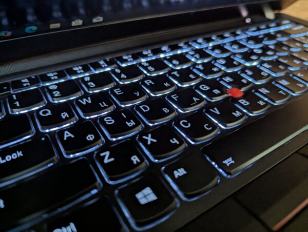 Мобільна робоча станція Lenovo ThinkPad P43s / 14" (1920x1080) IPS / Intel Core i7-8665U (4 (8) ядра по 1.9 - 4.8 GHz) / 16 GB DDR4 / 480 GB SSD / nVidia Quadro P520, 2 GB GDDR5, 64-bit / WebCam / Windows 10 - Зображення 5