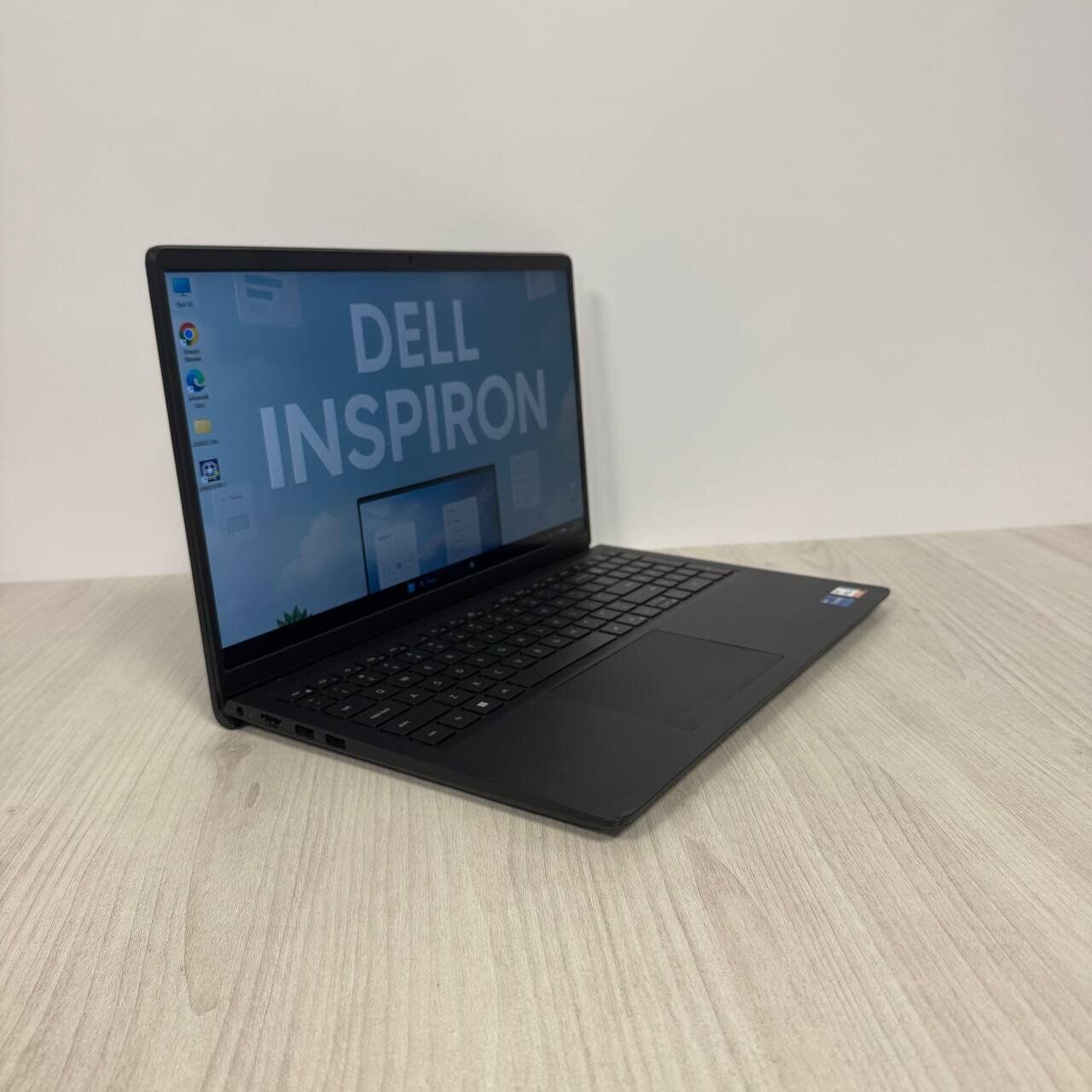 Ультрабук Б-клас Dell Inspiron 15 3511 / 15.6" (1920x1080) IPS / Intel Core i7-1165G7 (4 (8) ядра по 2.8 - 4.7 GHz) / 16 GB DDR4 / 512 GB SSD / Intel Iris Xe Graphics / WebCam - Зображення 4