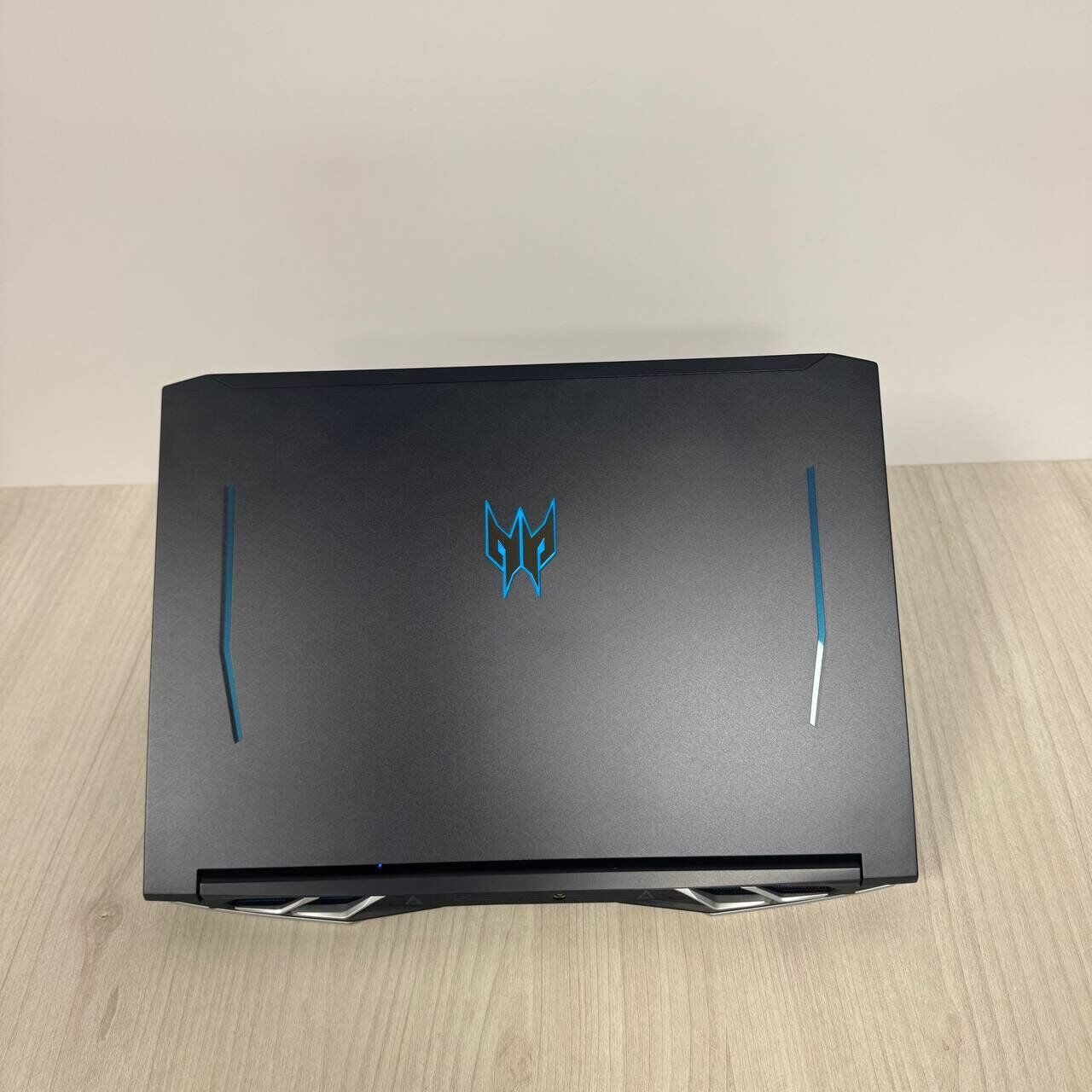 Ігровий ноутбук Acer Predator Helios 300 PH315-54 / 15.6" (1920x1080) IPS / Intel Core i9-11900H (8 (16) ядер по 2.5 - 4.9 GHz) / 16 GB DDR4 / 512 GB SSD NVMe / nVidia GeForce RTX 3060, 6 GB GDDR6, 192-bit / WebCam - Зображення 3