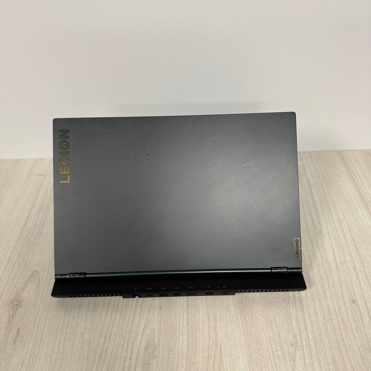 Ігровий ноутбук Б-клас Lenovo Legion 5 15ARH05H / 15.6" (1920x1080) IPS / AMD Ryzen 7 4800H (8 (16) ядер по 2.9 - 4.2 GHz) / 16 GB DDR4 / 512 GB SSD NVMe / nVidia GeForce RTX 2060, 6 GB GDDR6, 192-bit / WebCam - Зображення 3