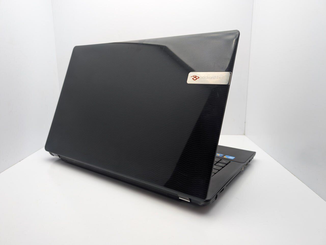 Ноутбук Packard Bell Easynote LM85 / 17.3" (1600x900) TN / Intel Core i3-370M (2 (4) ядра по 2.4 GHz) / 6 GB DDR3 / 500 GB HDD / AMD Radeon HD 5650, 1 GB GDDR3, 128-bit / WebCam / DVD-ROM - Зображення 8