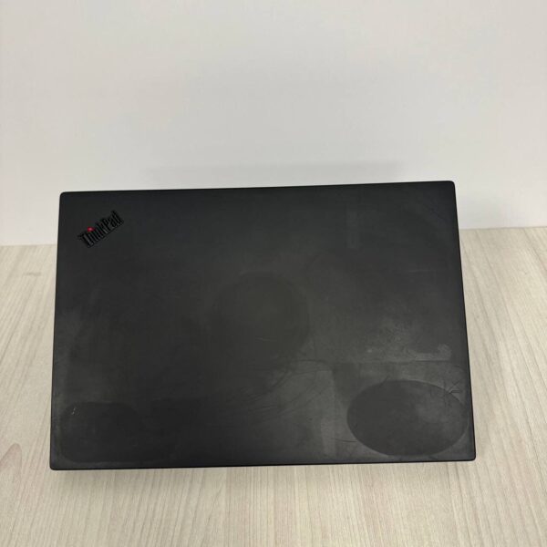 Мобільна робоча станція Б-клас Lenovo ThinkPad P15 Gen 1 / 15.6" (1920x1080) IPS / Intel Core i7-8850H (6 (12) ядер по 2.6 - 4.3 GHz) / 16 GB DDR4 / 256 GB SSD NVMe / nVidia Quadro P1000, 4 GB GDDR5, 128-bit / WebCam - Зображення 3