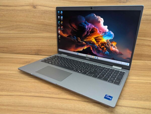 Мобільна робоча станція Dell Precision 3570 / 15.6" (1920x1080) IPS / Intel Core i7-1265U (10 (12) ядер по 3.6 - 4.8 GHz) / 16 GB DDR4 / 512 GB SSD / nVidia T550, 4 GB GDDR6, 64-bit / WebCam / Windows 11 - Зображення 5
