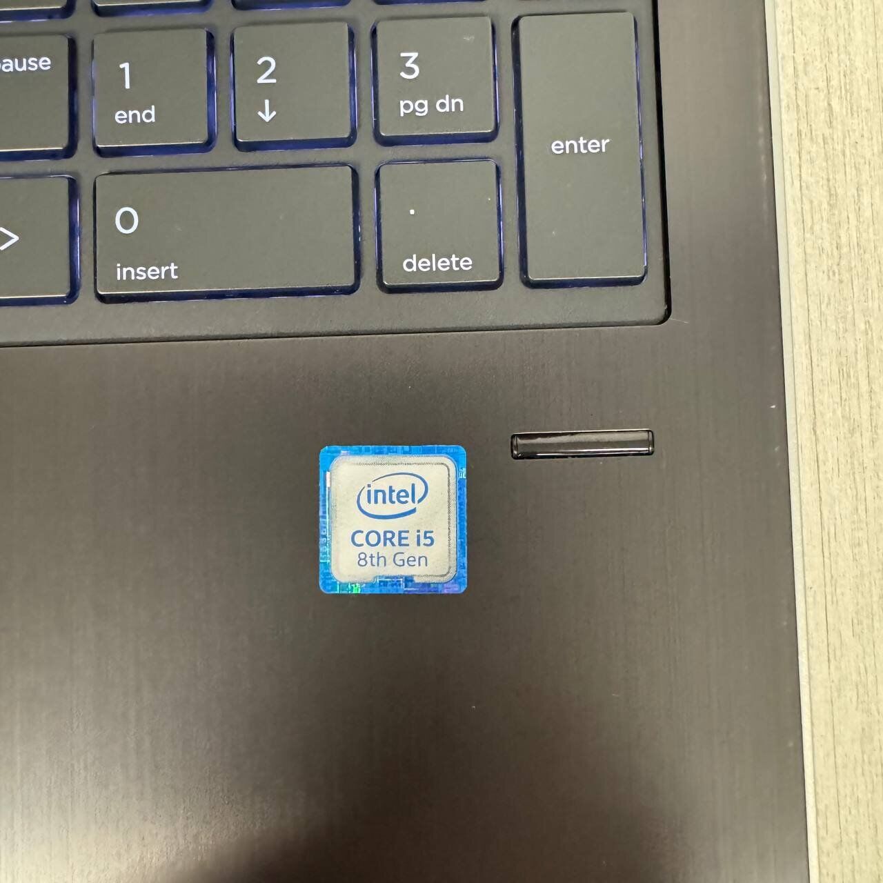 Ноутбук Б-клас HP ProBook 450 G5 / 15.6" (1920x1080) IPS / Intel Core i5-8250U (4 (8) ядра по 1.6 - 3.4 GHz) / 8 GB DDR4 / 256 GB SSD NVMe / Intel UHD Graphics 620 / WebCam - Зображення 8