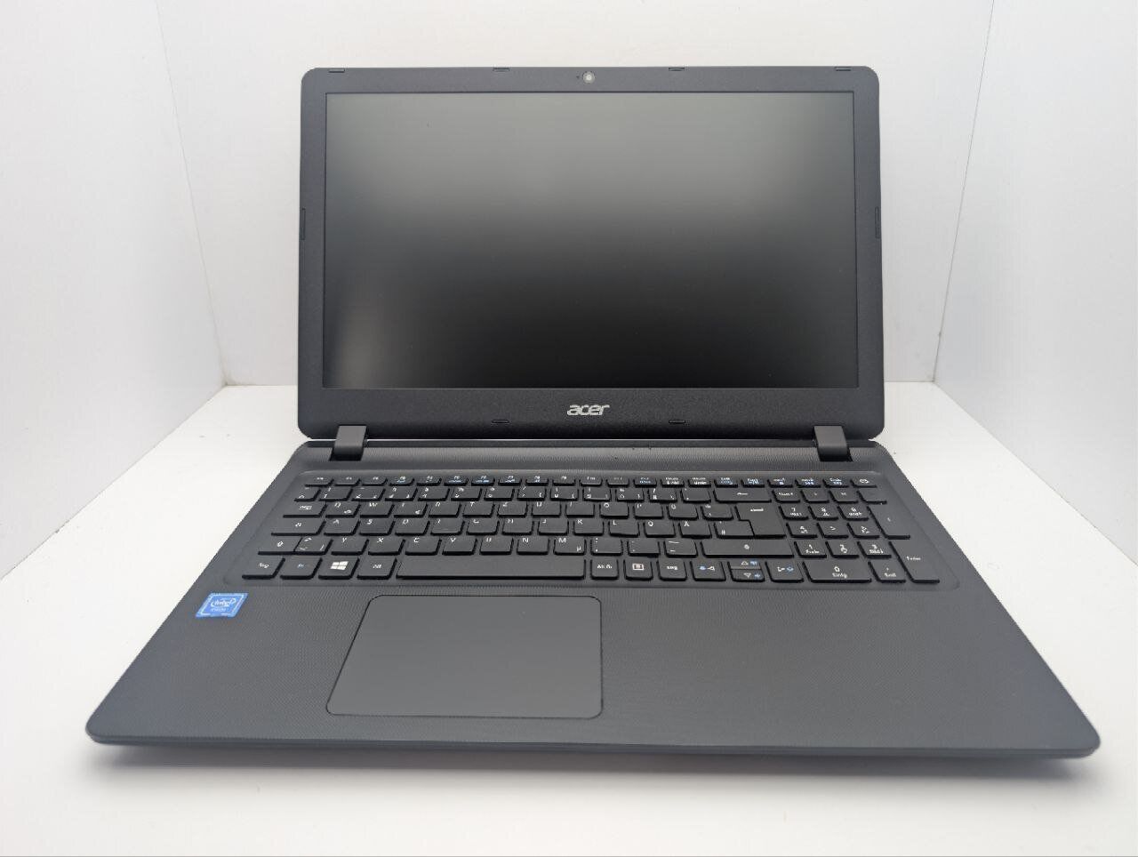 Ноутбук Acer Aspire ES1-533 / 15.6" (1366x768) TN / Intel Celeron N3450 (4 ядра по 1.1 - 2.2 GHz) / 6 GB DDR3 / 120 GB SSD / Intel HD Graphics 500 / WebCam / DVD-ROM - Зображення 3