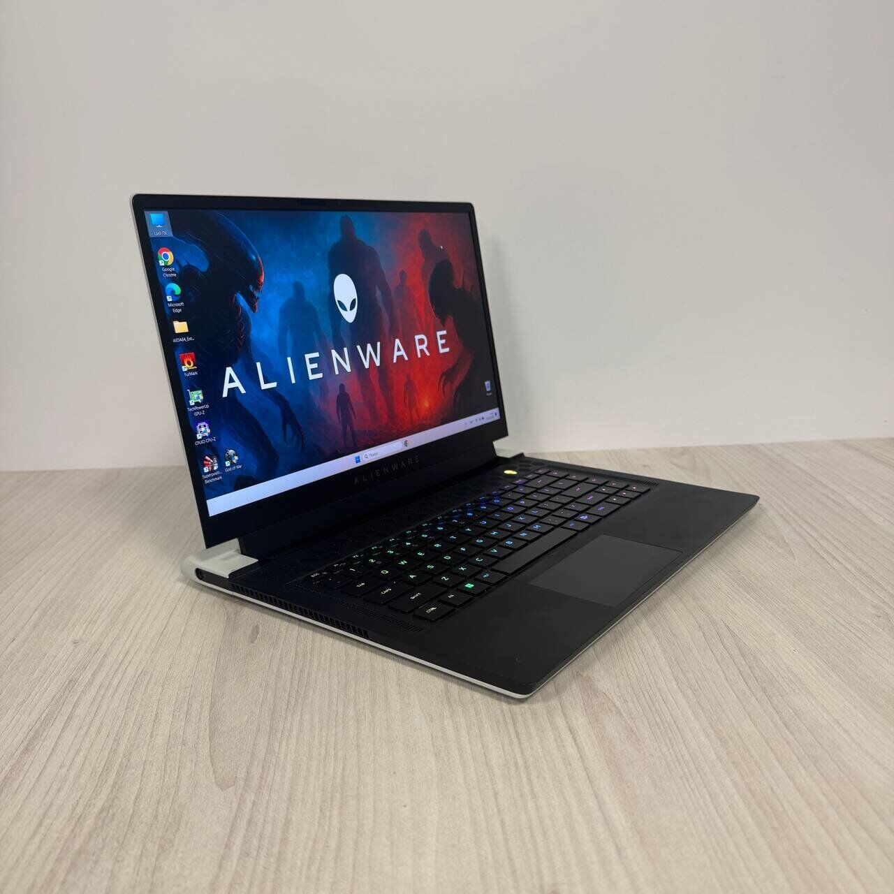 Ігровий ноутбук Б-клас Dell Alienware X15 R1 White / 15.6" (1920x1080) IPS / Intel Core i7-11800H (8 (16) ядер по 2.3 - 4.6 GHz) / 16 GB DDR4 / 512 GB SSD NVMe / nVidia GeForce RTX 3070, 8 GB GDDR6, 256-bit / WebCam - Зображення 4