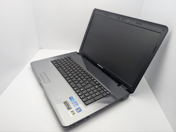 Ноутбук Medion Akoya P7624 / 17.3" (1600x900) TN / Intel Core i5-2450M (2 (4) ядра по 2.5 - 3.1 GHz) / 6 GB DDR3 / 320 GB HDD / nVidia GeForce GT 630M, 1 GB GDDR3, 128-bit / WebCam / АКБ не держит - Зображення 7