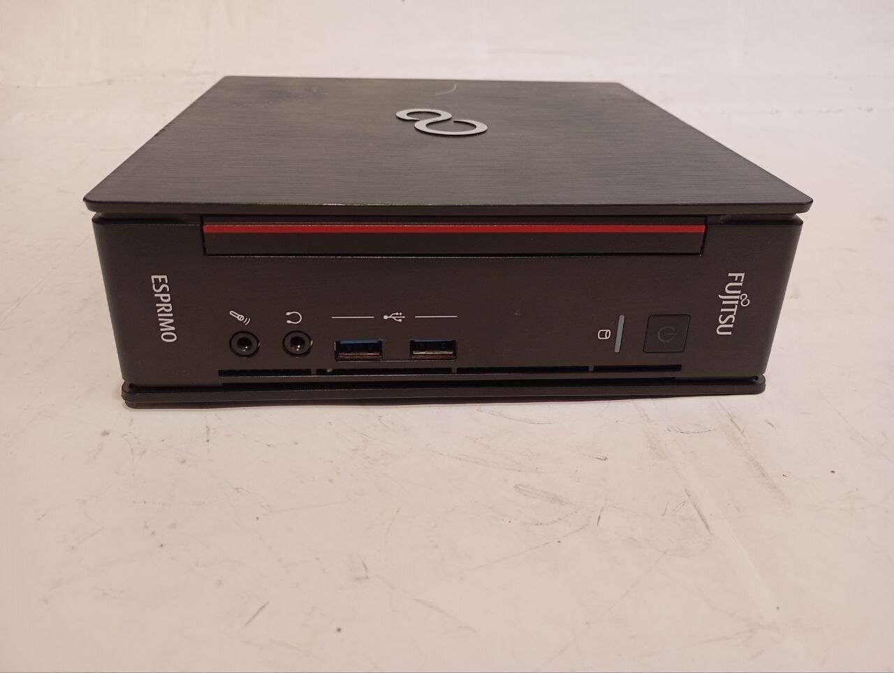 Неттоп Б-клас Fujitsu Esprimo Q956 USFF / Intel Core i3-6100T (2 (4) ядра по 3.2 GHz) / 8 GB DDR4 / 256 GB SSD M.2 / Intel HD Graphics 530 - Зображення 3