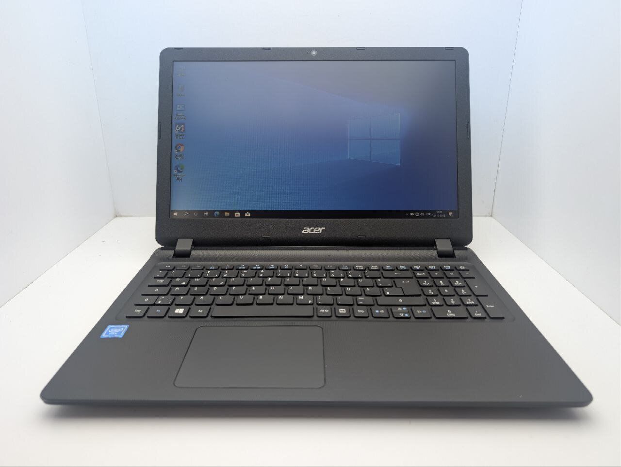 Ноутбук Acer Aspire ES1-533 / 15.6" (1366x768) TN / Intel Celeron N3450 (4 ядра по 1.1 - 2.2 GHz) / 6 GB DDR3 / 120 GB SSD / Intel HD Graphics 500 / WebCam / DVD-ROM - Зображення 2