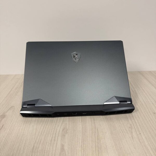 Ігровий ноутбук MSI GE66 Raider 10SFS / 15.6" (1920x1080) IPS / Intel Core i7-10750H (6 (12) ядер по 2.6 - 5.0 GHz) / 32 GB DDR4 / 1000 GB SSD NVMe / nVidia GeForce RTX 2070 Super, 8 GB GDDR6, 256-bit / WebCam - Зображення 3