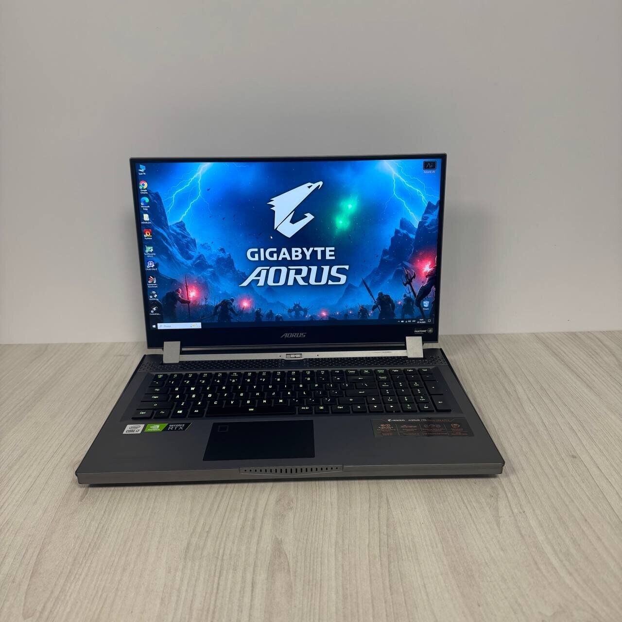 Ігровий ноутбук Gigabyte Aorus 17G XC / 17.3" (1920x1080) IPS / Intel Core i7-10870H (8 (16) ядер по 2.2 - 5.0 GHz) / 32 GB DDR4 / 512 GB SSD NVMe / nVidia GeForce RTX 3070, 8 GB GDDR6, 256-bit / WebCam - Зображення 2