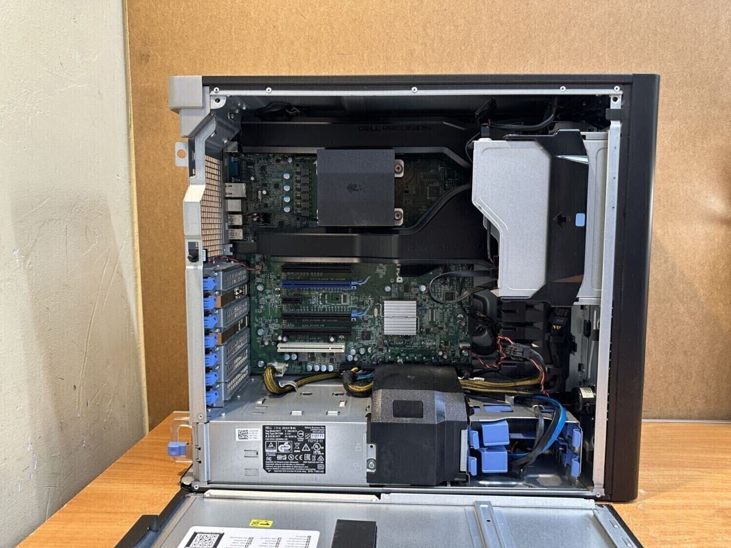 Ігровий ПК Dell Precision 5810 Tower / Intel Xeon E5-1630 v4 (4 (8) ядра по 3.7 - 4.0 GHz) / 32 GB DDR4 ECC / 240 GB SSD / nVidia GeForce GTX 1050, 2 GB GDDR5, 128-bit / 685W / DVD-RW - Зображення 7