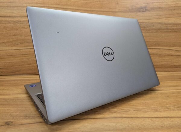 Ультрабук Dell Latitude 5530 / 15.6" (1920x1080) IPS / Intel Core i7-1265U (10 (12) ядер по 3.6 - 4.8 GHz) / 32 GB DDR4 / 512 GB SSD / nVidia GeForce MX550, 2 GB GDDR6, 64-bit / WebCam / Windows 11 - Зображення 7