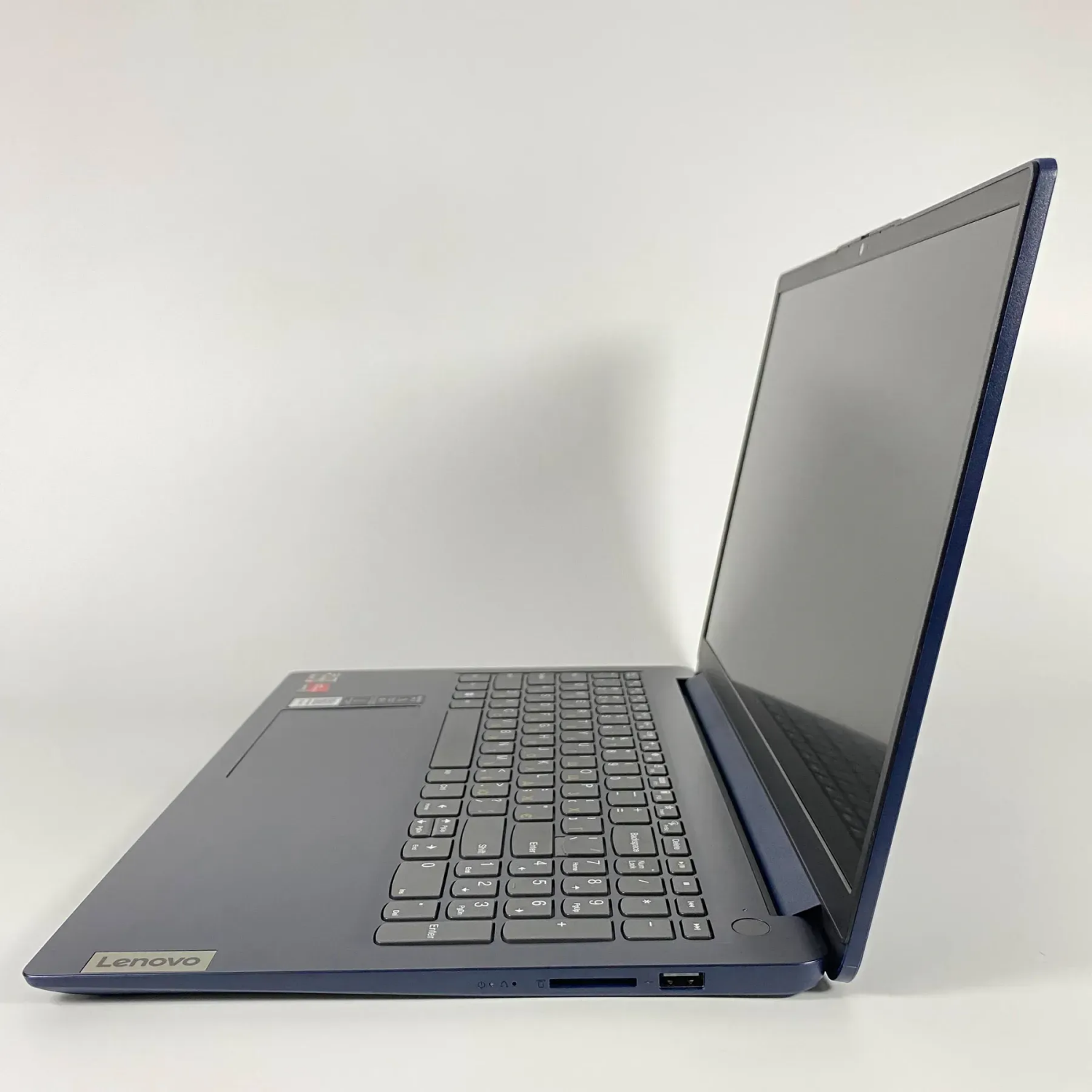 Ультрабук Lenovo IdeaPad 1 15AMN7 / 15.6" (1920x1080) IPS / AMD Ryzen 3 7320U (4 (8) ядра по 2.4 - 4.1 GHz) / 8 GB DDR5 / 256 GB SSD / AMD Radeon 610M / WebCam / HDMI - Зображення 5