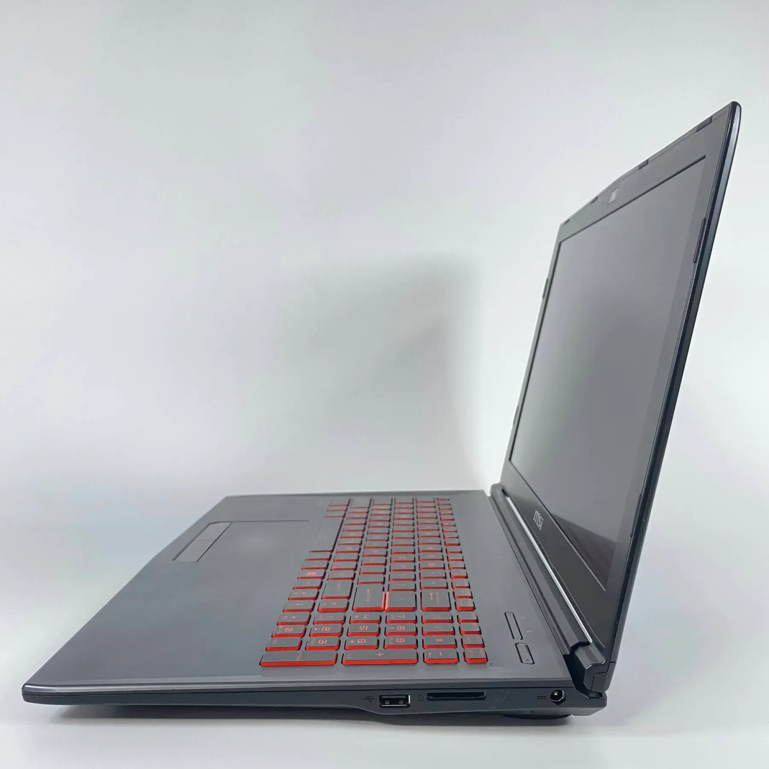 Ігровий ноутбук MSI GV62 8RE / 15.6" (1920x1080) IPS / Intel Core i5-8300H (4 (8) ядра по 2.3 - 4.0 GHz) / 16 GB DDR4 / 512 GB SSD / nVidia GeForce GTX 1060, 3 GB GDDR5, 192-bit / WebCam / HDMI - Зображення 5