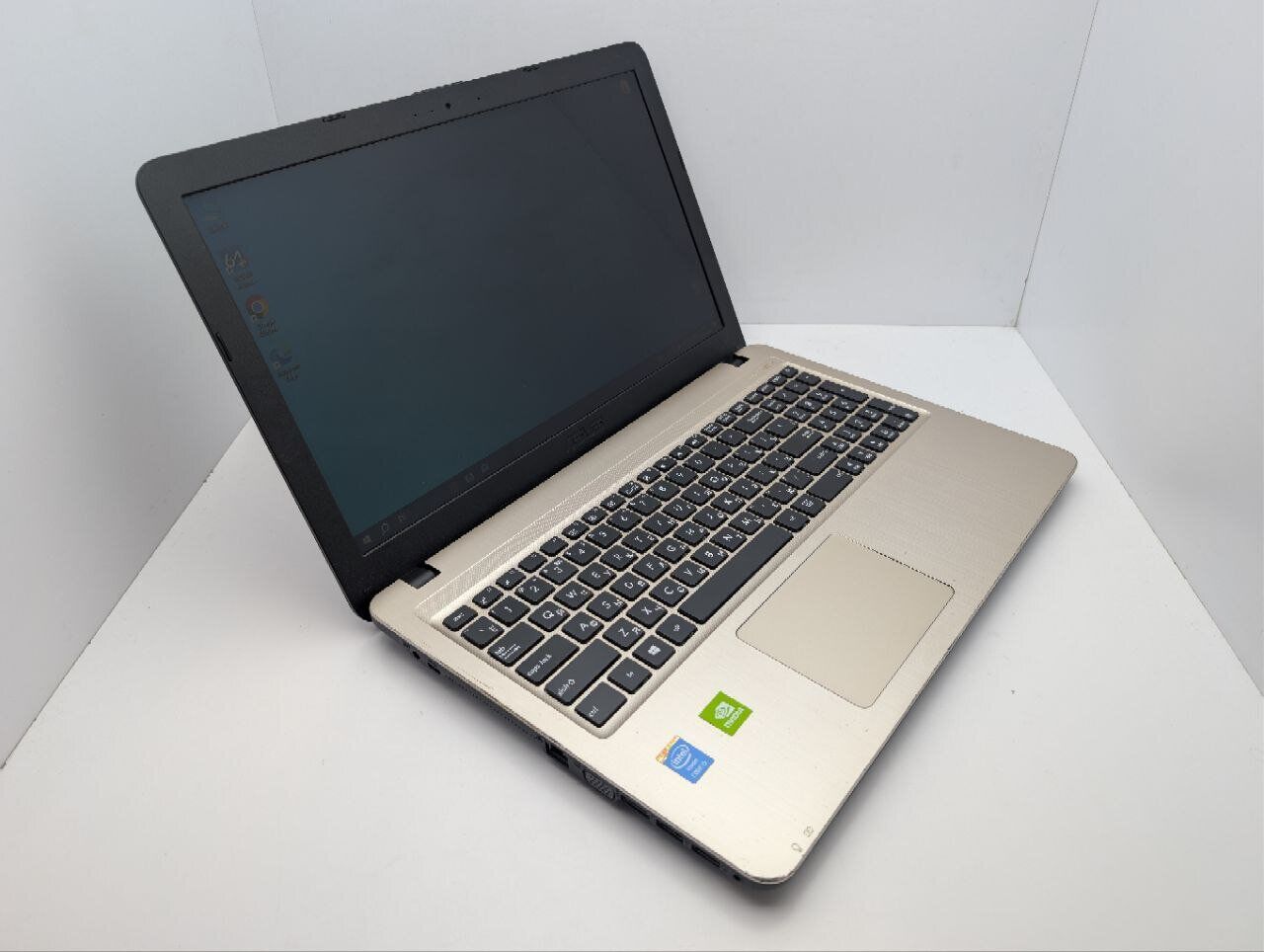 Ноутбук Asus F540L / 15.6" (1366x768) TN / Intel Core i3-4005U (2 (4) ядра по 1.7 GHz) / 8 GB DDR3 / 240 GB SSD / nVidia GeForce 920M, 2 GB GDDR3, 64-bit / WebCam - Зображення 6