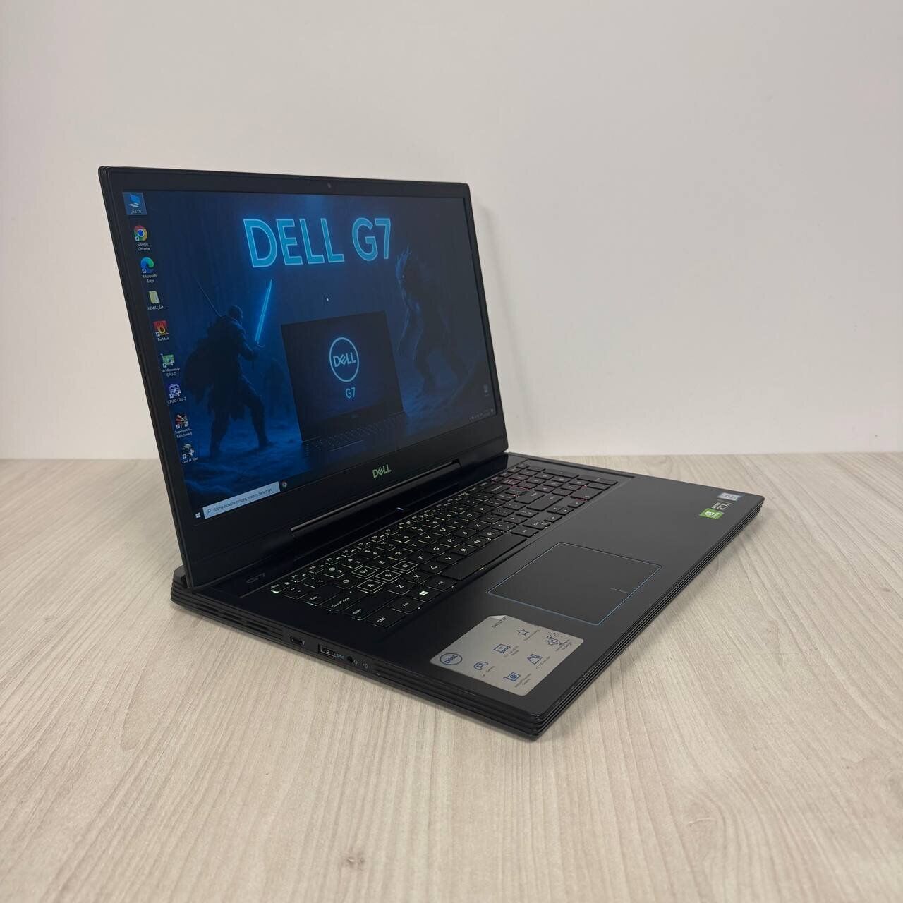 Ігровий ноутбук Б-клас Dell G7 7790 / 17.3" (1920x1080) IPS / Intel Core i7-9750H (6 (12) ядра по 2.6 - 4.5 GHz) / 16 GB DDR4 / 256 GB SSD NVMe + 1000 GB HDD / nVidia GeForce RTX 2060, 6 GB GDDR6, 192-bit / WebCam - Зображення 4