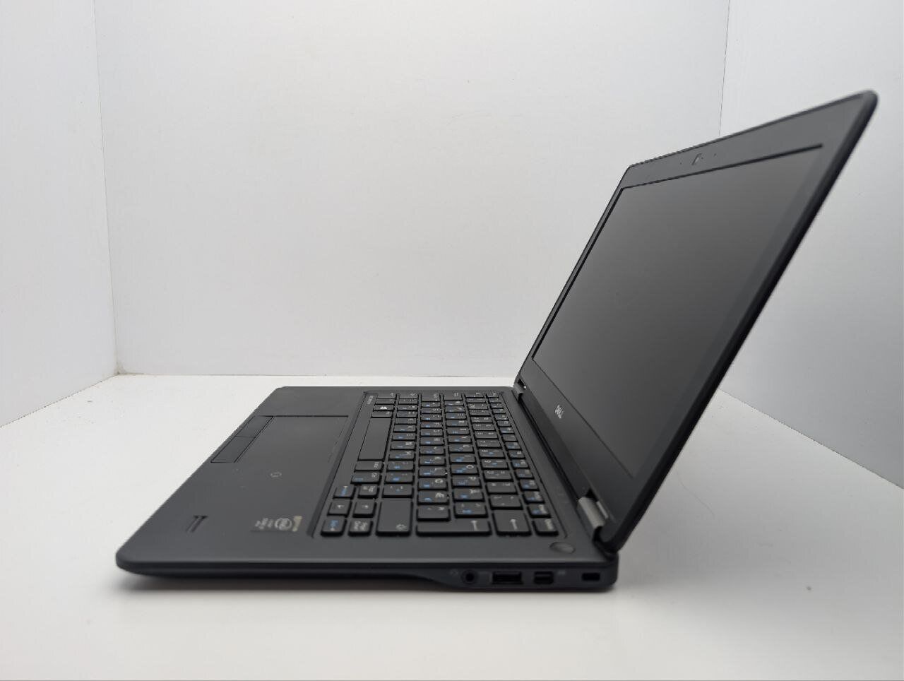 Нетбук Dell Latitude E7250 / 12.5" (1366x768) TN / Intel Core i7-5600U (2 (4) ядра по 2.6 - 3.2 GHz) / 8 GB DDR3 / 256 GB SSD / Intel HD Graphics 5500 / WebCam - Зображення 5