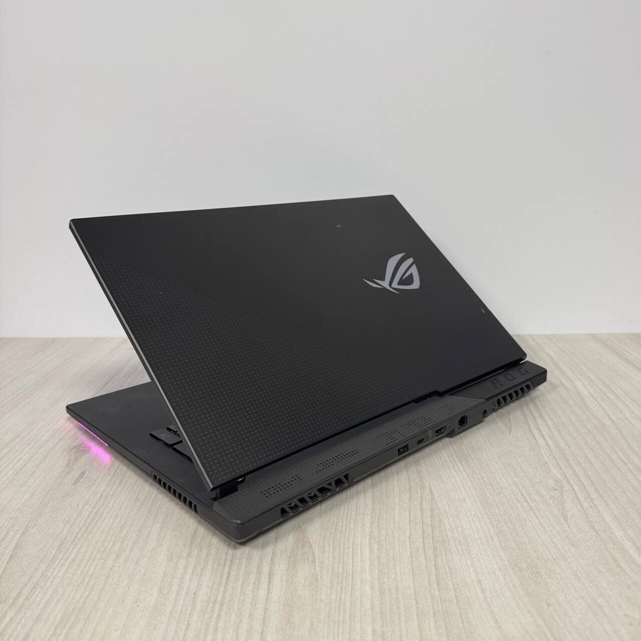 Ігровий ноутбук Б-клас Asus ROG Strix G17 G713QR / 17.3" (1920x1080) IPS / AMD Ryzen 9 5900HX (8 (16) ядер по 3.3 - 4.6 GHz) / 16 GB DDR4 / 512 GB SSD NVMe / nVidia GeForce RTX 3070, 8 GB GDDR6, 256-bit - Зображення 6