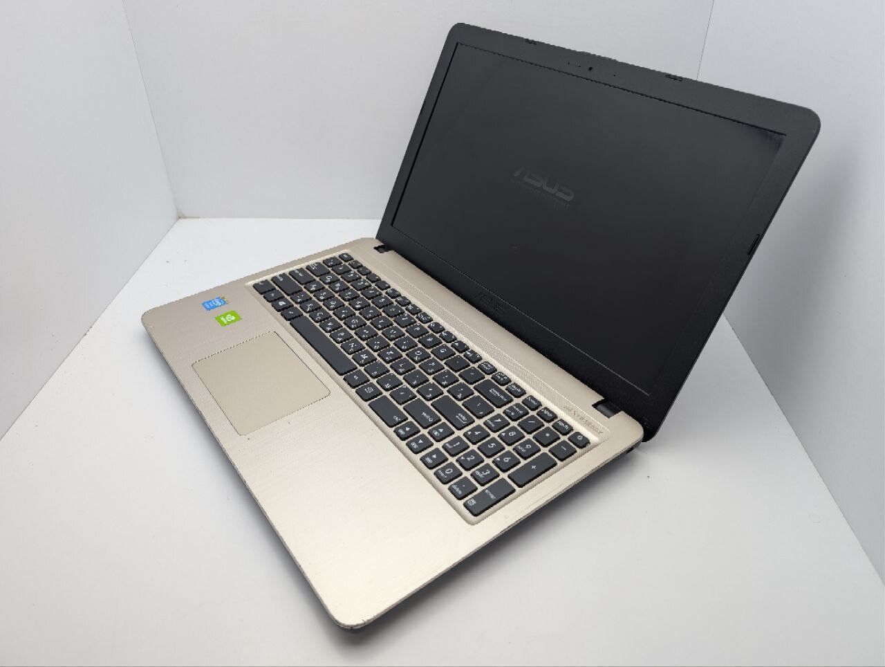 Ноутбук Asus F540L / 15.6" (1366x768) TN / Intel Core i3-4005U (2 (4) ядра по 1.7 GHz) / 8 GB DDR3 / 240 GB SSD / nVidia GeForce 920M, 2 GB GDDR3, 64-bit / WebCam - Зображення 7