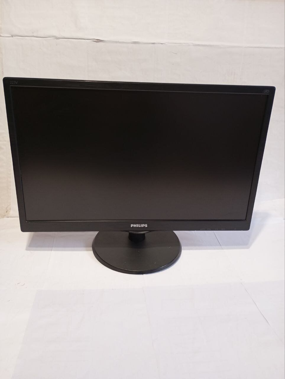 Комплект ПК Б-клас: Fujitsu Esprimo E420 E85+ SFF / Intel Core i5-4670 (4 ядра по 3.4 - 3.8 GHz) / 8 GB DDR3 / 240 GB SSD / Intel HD Graphics 4600 + Монітор Philips 223V5L / 22" (1920x1080) TN / 1x VGA / VESA 100x100 - Зображення 6