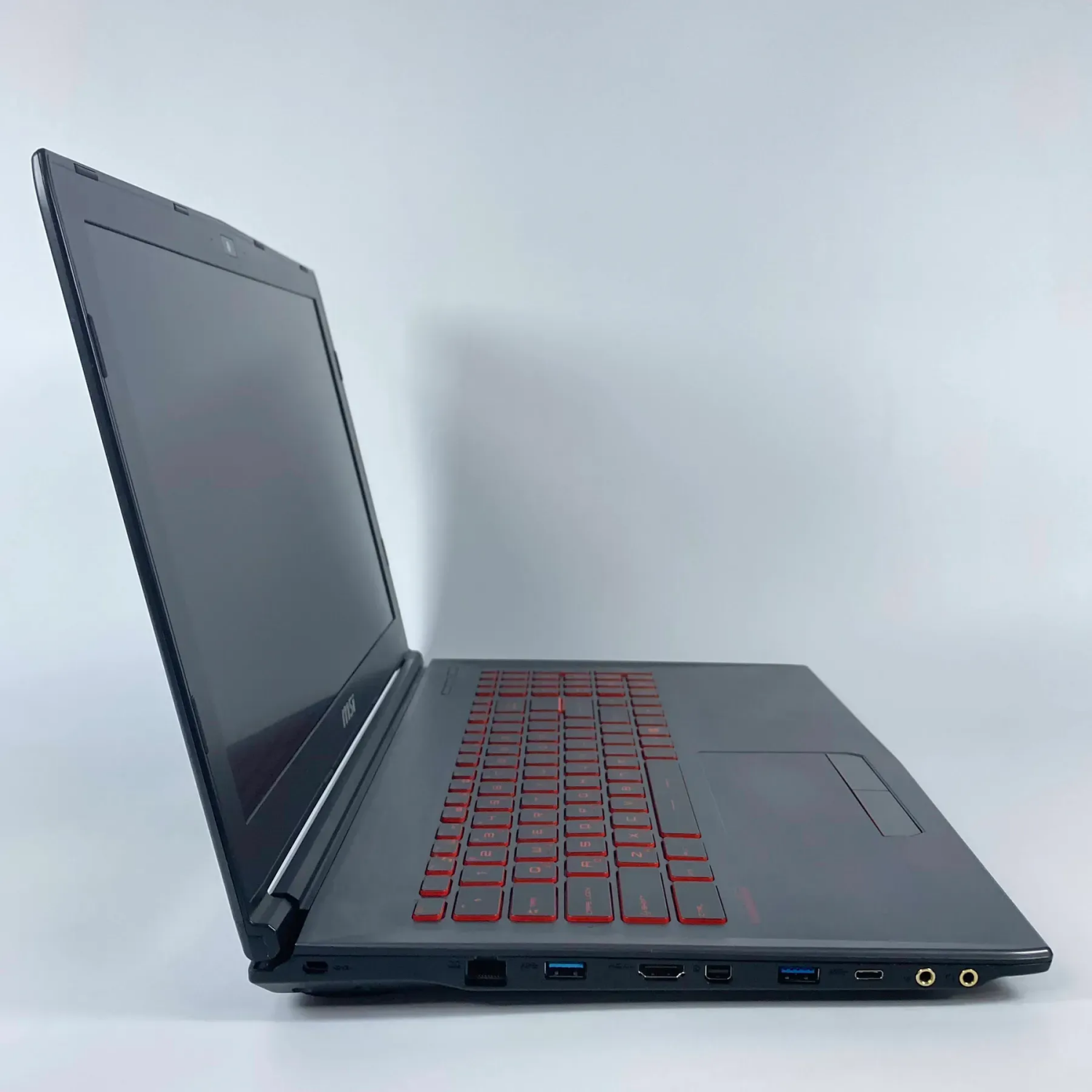 Ігровий ноутбук MSI GV62 8RE / 15.6" (1920x1080) IPS / Intel Core i5-8300H (4 (8) ядра по 2.3 - 4.0 GHz) / 16 GB DDR4 / 512 GB SSD / nVidia GeForce GTX 1060, 3 GB GDDR5, 192-bit / WebCam / HDMI - Зображення 4