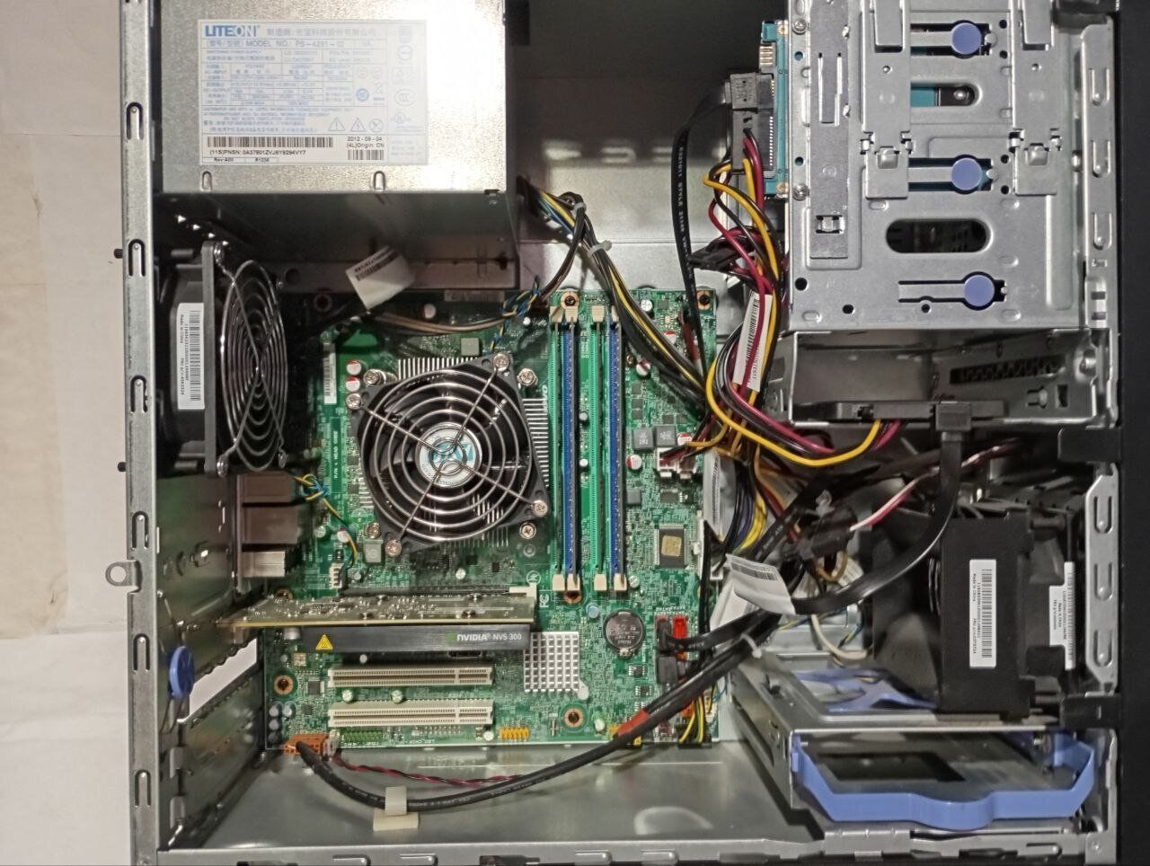 Робоча станція Lenovo ThinkStation E31 Tower / Intel Xeon E3-1230 v2 (4 (8) ядра по 3.3 - 3.7 GHz) / 10 GB DDR3 / 240 GB SSD + 200 GB HDD / nVidia NVS 300, 512 MB DDR3, 64-bit - Зображення 6