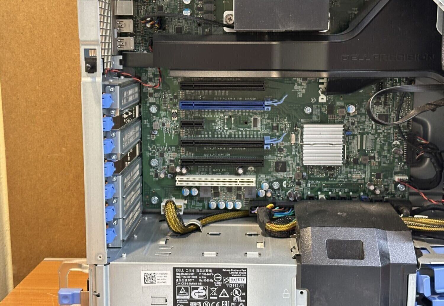 Ігровий ПК Dell Precision 5810 Tower / Intel Xeon E5-1630 v4 (4 (8) ядра по 3.7 - 4.0 GHz) / 32 GB DDR4 ECC / 240 GB SSD / nVidia GeForce GTX 1050, 2 GB GDDR5, 128-bit / 685W / DVD-RW - Зображення 9