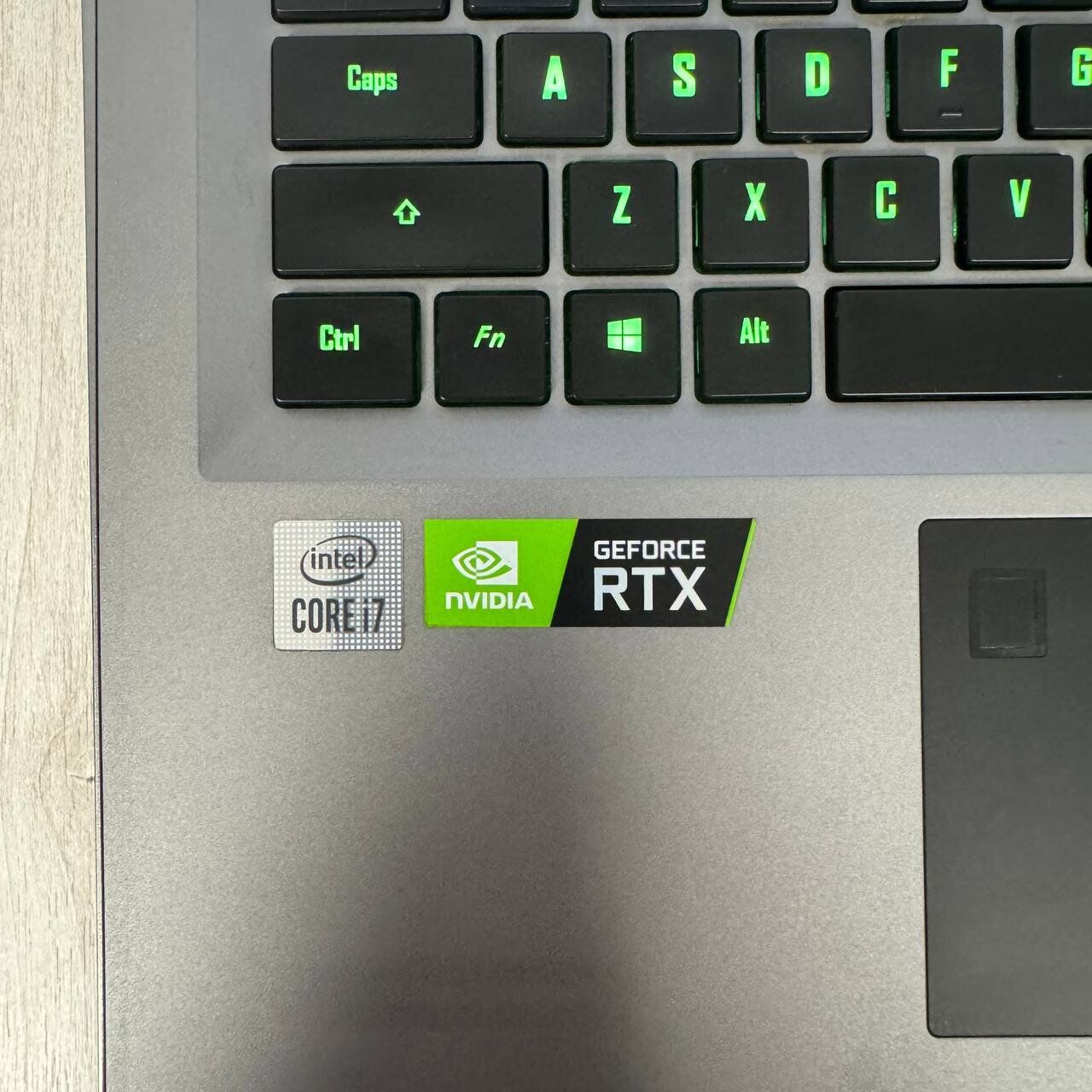 Ігровий ноутбук Gigabyte Aorus 17G XC / 17.3" (1920x1080) IPS / Intel Core i7-10870H (8 (16) ядер по 2.2 - 5.0 GHz) / 32 GB DDR4 / 512 GB SSD NVMe / nVidia GeForce RTX 3070, 8 GB GDDR6, 256-bit / WebCam - Зображення 8