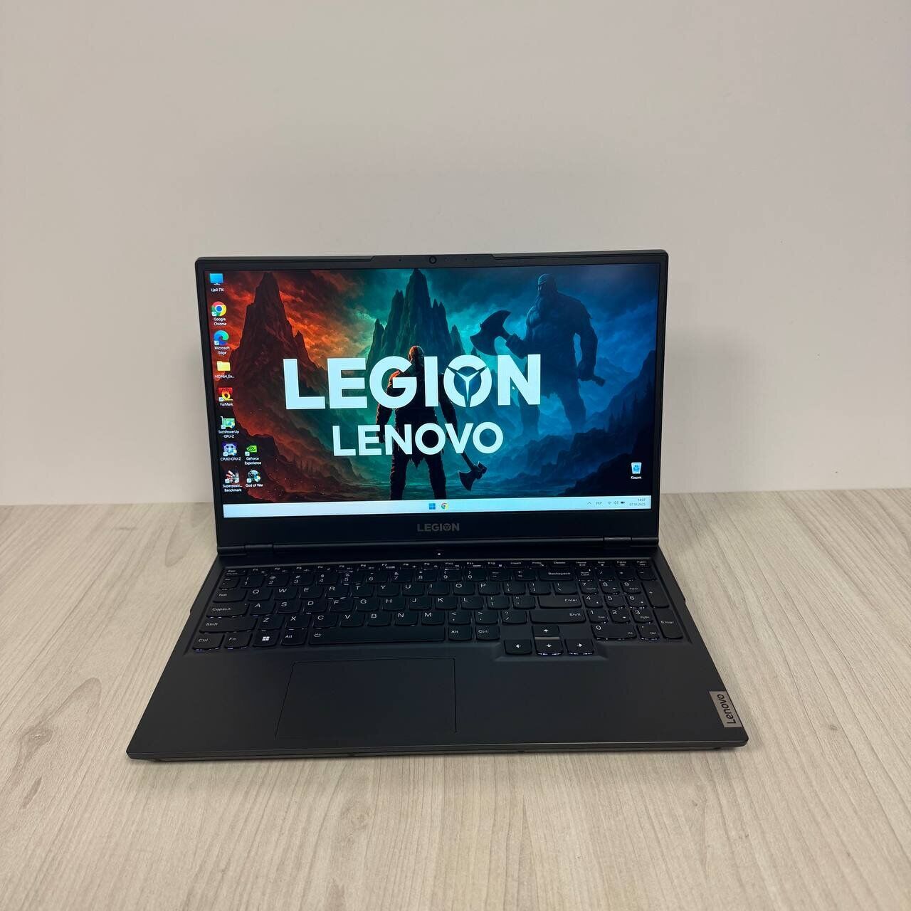 Ігровий ноутбук Lenovo Legion 5 Pro 16ITH6H / 16" (1920x1200) IPS / Intel Core i7-11800H (8 (16) ядер по 2.3 - 4.6 GHz) / 16 GB DDR4 / 512 GB SSD NVMe / nVidia GeForce RTX 3070, 8 GB GDDR6, 256-bit / WebCam - Зображення 2
