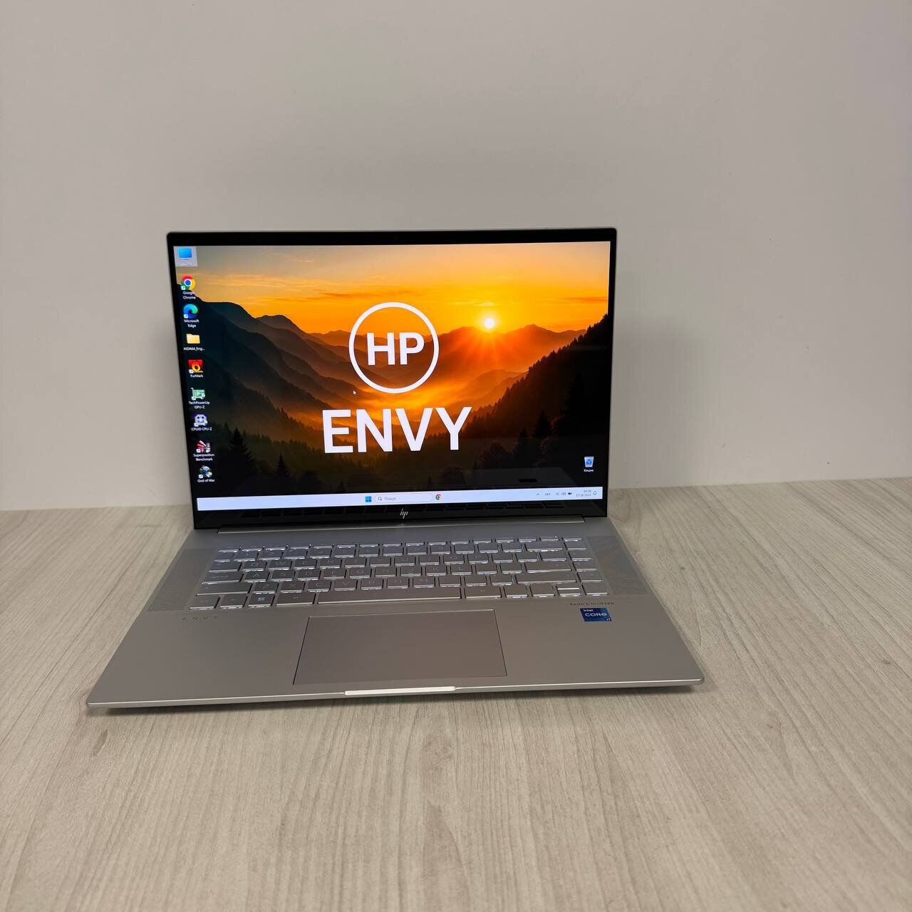 Ігровий ноутбук Б-клас HP Envy 16-h0020ca / 16" (3840x2400) IPS Touch / Intel Core i7-12700H (14 (20) ядер по 3.5 - 4.7 GHz) / 32 GB DDR5 / 1000 GB SSD NVMe / nVidia GeForce RTX 3060, 6 GB GDDR6, 192-bit / WebCam - Зображення 2