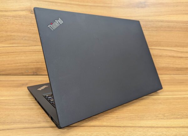 Мобільна робоча станція Lenovo ThinkPad P43s / 14" (1920x1080) IPS / Intel Core i7-8665U (4 (8) ядра по 1.9 - 4.8 GHz) / 16 GB DDR4 / 480 GB SSD / nVidia Quadro P520, 2 GB GDDR5, 64-bit / WebCam / Windows 10 - Зображення 6