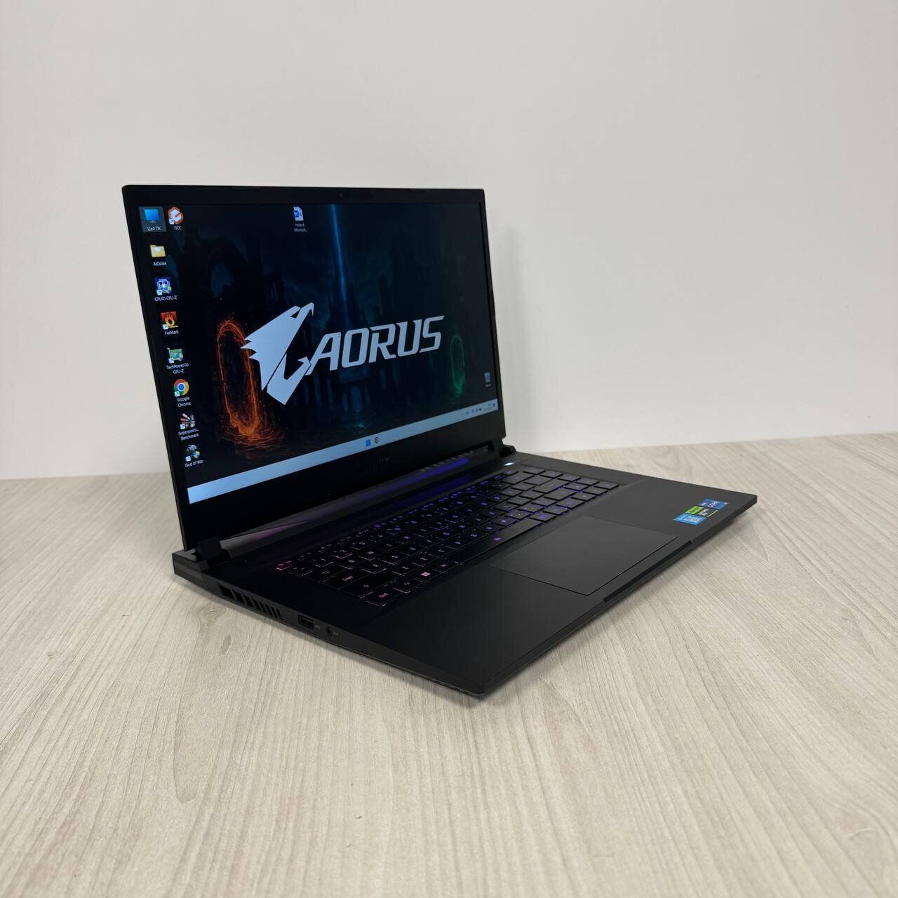 Ігровий ноутбук Б-клас Gigabyte Aorus 15 X5LF / 15.6" (1920x1080) IPS / Intel Core i5-13500H (12 (16) ядер по 3.5 - 4.7 GHz) / 16 GB DDR5 / 512 GB SSD / nVidia GeForce RTX 4050, 6 GB GDDR6, 96-bit / WebCam - Зображення 4