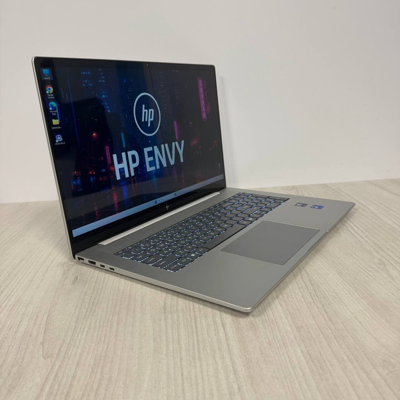Ультрабук Б-клас HP Envy 17-da0047nr / 17.3" (1920x1080) IPS Touch / Intel Core Ultra 7 155H (16 (22) ядер по 3.8 - 4.8 GHz) / 16 GB DDR5 / 512 GB SSD NVMe / Intel Arc Graphics / WebCam - Зображення 4