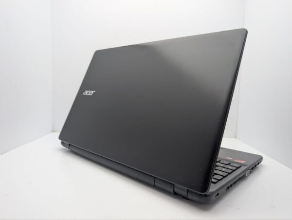 Ноутбук Acer Aspire E5-521 / 15.6" (1366x768) TN / AMD A6-6310 (4 ядра по 1.8 - 2.4 GHz) / 8 GB DDR3 / 240 GB SSD / AMD Radeon R4 Graphics / WebCam - Зображення 7