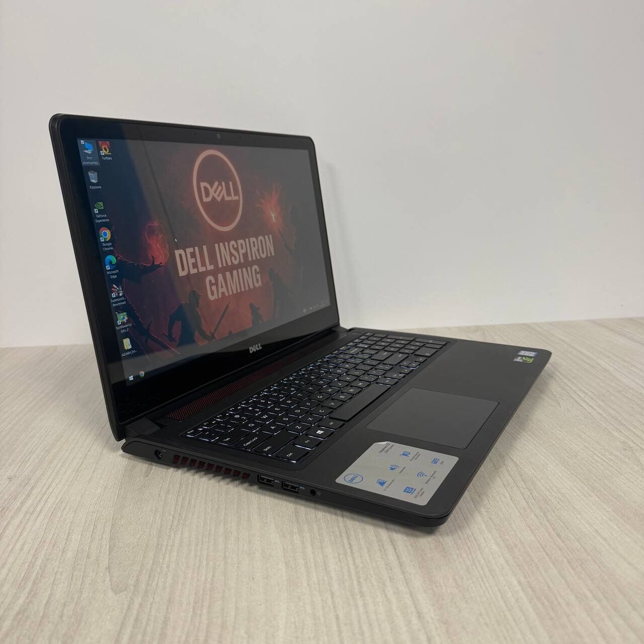 Ігровий ноутбук Dell Inspiron 15 7559 / 15.6" (1920x1080) IPS / Intel Core i7-6700HQ (4 (8) ядра по 2.6 - 3.5 GHz) / 16 GB DDR3 / 256 GB SSD M.2 / nVidia GeForce GTX 960M, 4 GB GDDR5, 128-bit / WebCam - Зображення 4