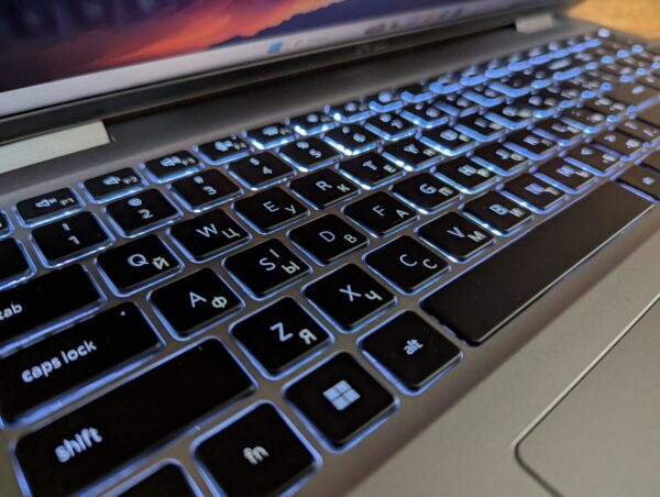 Мобільна робоча станція Dell Precision 3570 / 15.6" (1920x1080) IPS / Intel Core i7-1265U (10 (12) ядер по 3.6 - 4.8 GHz) / 16 GB DDR4 / 512 GB SSD / nVidia T550, 4 GB GDDR6, 64-bit / WebCam / Windows 11 - Зображення 6