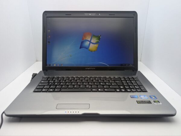 Ноутбук Medion Akoya P7624 / 17.3" (1600x900) TN / Intel Core i5-2450M (2 (4) ядра по 2.5 - 3.1 GHz) / 6 GB DDR3 / 320 GB HDD / nVidia GeForce GT 630M, 1 GB GDDR3, 128-bit / WebCam / АКБ не держит - Зображення 2