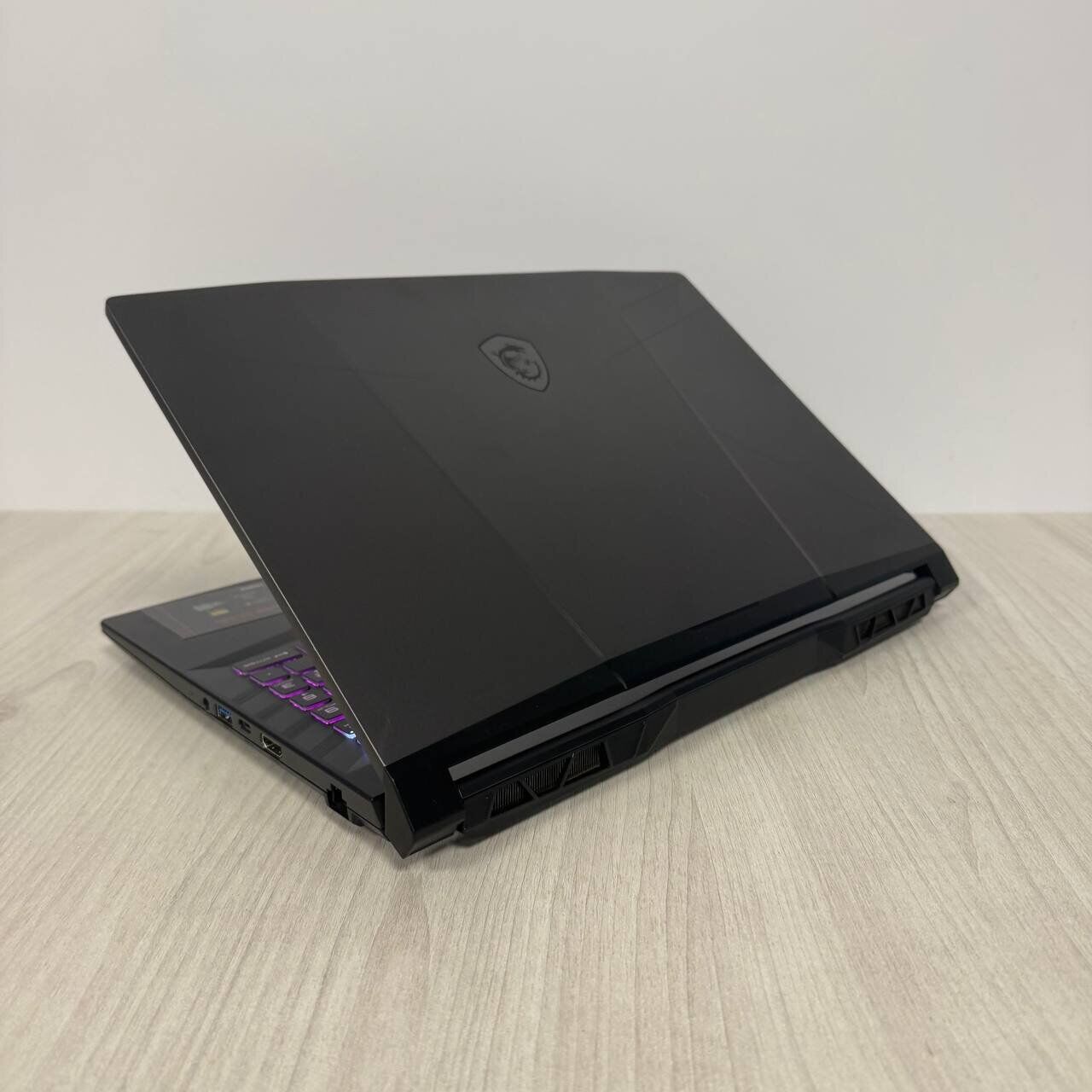 Ігровий ноутбук Б-клас MSI Pulse GL66 12UGKV / 15.6" (1920x1080) IPS / Intel Core i7-12700H (14 (20) ядер по 3.5 - 4.7 GHz) / 16 GB DDR5 / 512 GB SSD NVMe / nVidia GeForce RTX 3070, 8 GB GDDR6, 256-bit / WebCam - Зображення 6