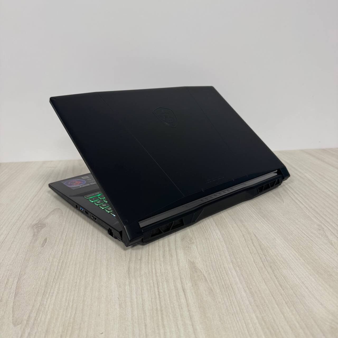 Ігровий ноутбук MSI Katana 15 B12VGK / 15.6" (1920x1080) IPS / Intel Core i7-12650H (10 (16) ядер по 3.5 - 4.7 GHz) / 16 GB DDR5 / 512 GB SSD NVMe / nVidia GeForce RTX 4070, 8 GB GDDR6, 128-bit / WebCam - Зображення 6