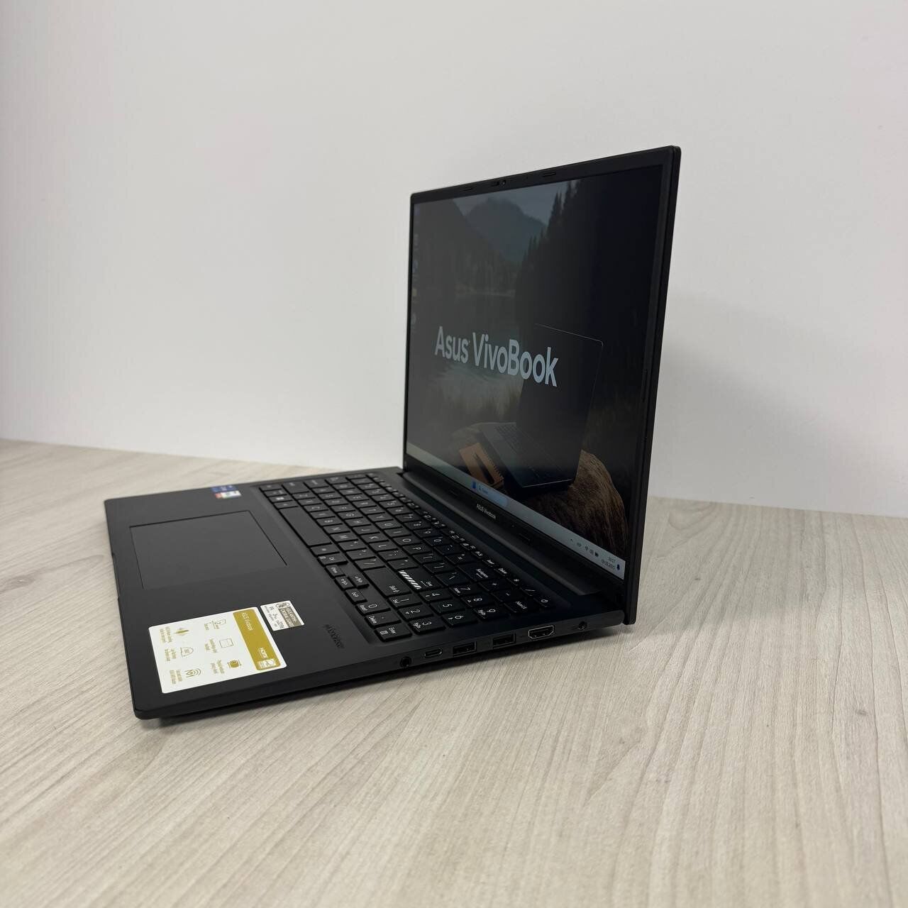 Ультрабук Б-клас Asus VivoBook 16 F1605VA / 16" (1920x1200) IPS / Intel Core i7-1355U (10 (12) ядер по 1.7 - 5.0 GHz) / 16 GB DDR4 / 512 GB SSD NVMe / Intel Iris Xe Graphics / WebCam - Зображення 5