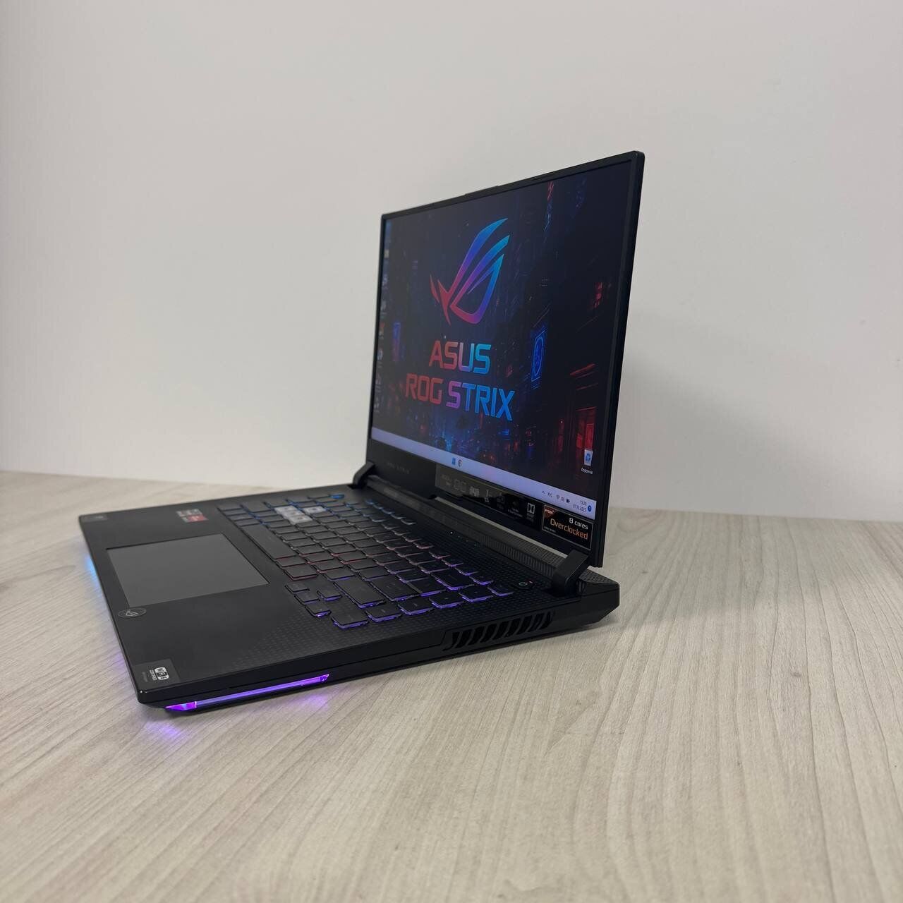 Ігровий ноутбук Б-клас Asus ROG Strix G15 Advantage Edition G513QY / 15.6" (1920x1080) IPS / AMD Ryzen 9 5900HX (8 (16) ядер по 3.3 - 4.6 GHz) / 16 GB DDR4 / 512 GB SSD NVMe / AMD Radeon RX 6800M, 12 GB GDDR6, 192-bit - Зображення 5