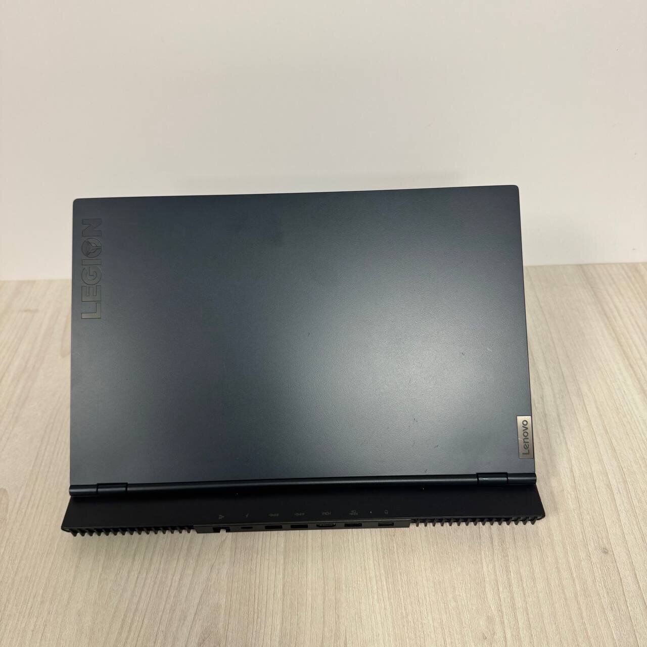 Ігровий ноутбук Lenovo Legion 5 Pro 16ITH6H / 16" (1920x1200) IPS / Intel Core i7-11800H (8 (16) ядер по 2.3 - 4.6 GHz) / 16 GB DDR4 / 512 GB SSD NVMe / nVidia GeForce RTX 3070, 8 GB GDDR6, 256-bit / WebCam - Зображення 3