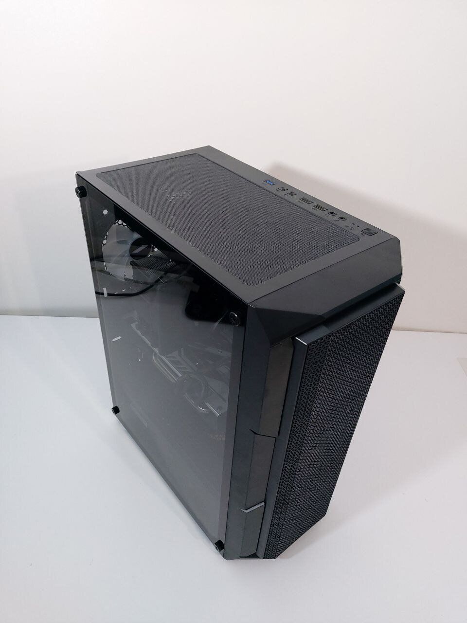 Комп'ютер 1stPlayer XF Fire Base Tower / Intel Core i7-4790 (4 (8) ядер по 3.6 - 4.0 GHz) / 28 GB DDR3 / 128 GB SSD + 512 GB SSD + 1000 GB HDD / AMD Radeon RX 580, 8 GB GDDR5, 256-bit / 400W - Зображення 4