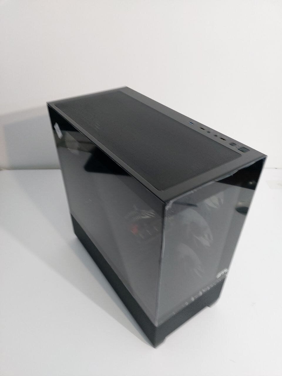 Ігровий ПК GTL Gaming Universe Black Tower / Intel Core i5-9400 (6 ядер по 2.9 - 4.1 GHz) / 16 GB DDR4 / 256 GB SSD M.2 + 512 GB SSD / AMD Radeon RX 5600 XT, 6 GB GDDR6, 192-bit / 450W - Зображення 4