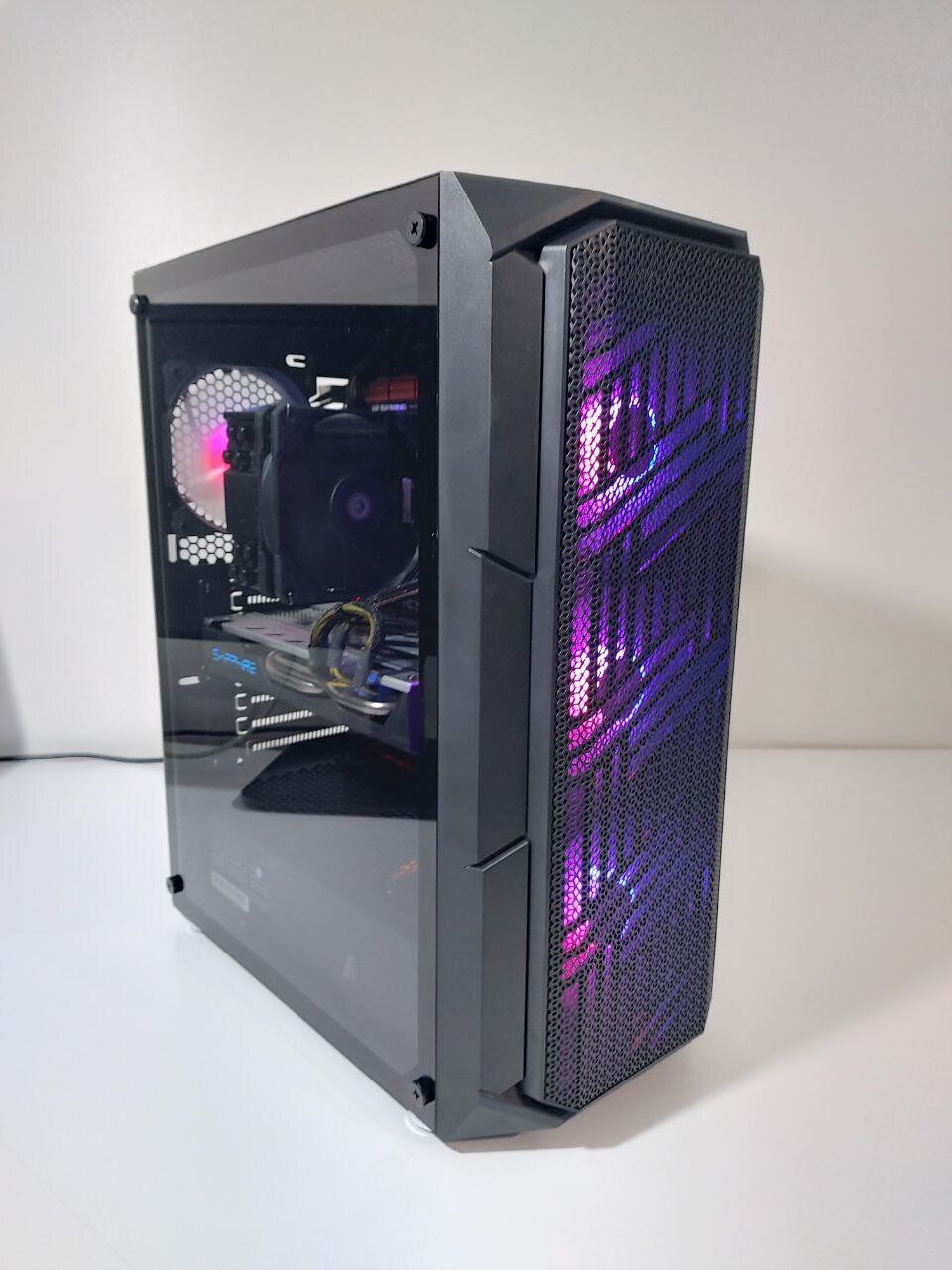 Комп'ютер 1stPlayer XF Fire Base Tower / Intel Core i7-4790 (4 (8) ядер по 3.6 - 4.0 GHz) / 28 GB DDR3 / 128 GB SSD + 512 GB SSD + 1000 GB HDD / AMD Radeon RX 580, 8 GB GDDR5, 256-bit / 400W - Зображення 2