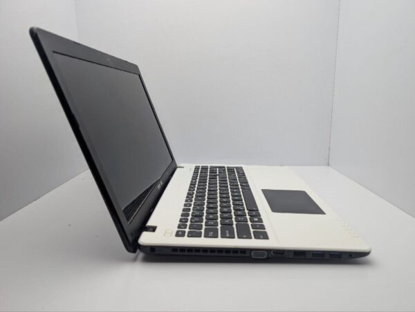 Ноутбук Asus R513C / 15.6" (1366x768) TN / Intel Pentium 2117U (2 ядра по 1.8 GHz) / 6 GB DDR3 / 500 GB HDD / nVidia GeForce 710M, 1 GB GDDR3, 64-bit / WebCam / DVD-ROM - Зображення 4