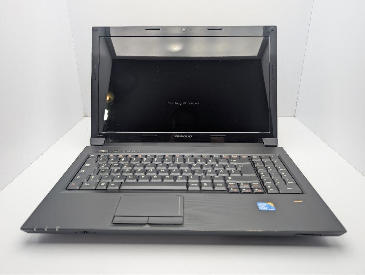 Ноутбук Lenovo B560 / 15.6" (1366x768) TN / Intel Core i3-380M (2 (4) ядра по 2.5 GHz) / 6 GB DDR3 / 320 GB HDD / Intel HD Graphics / WebCam / DVD-ROM - Зображення 3